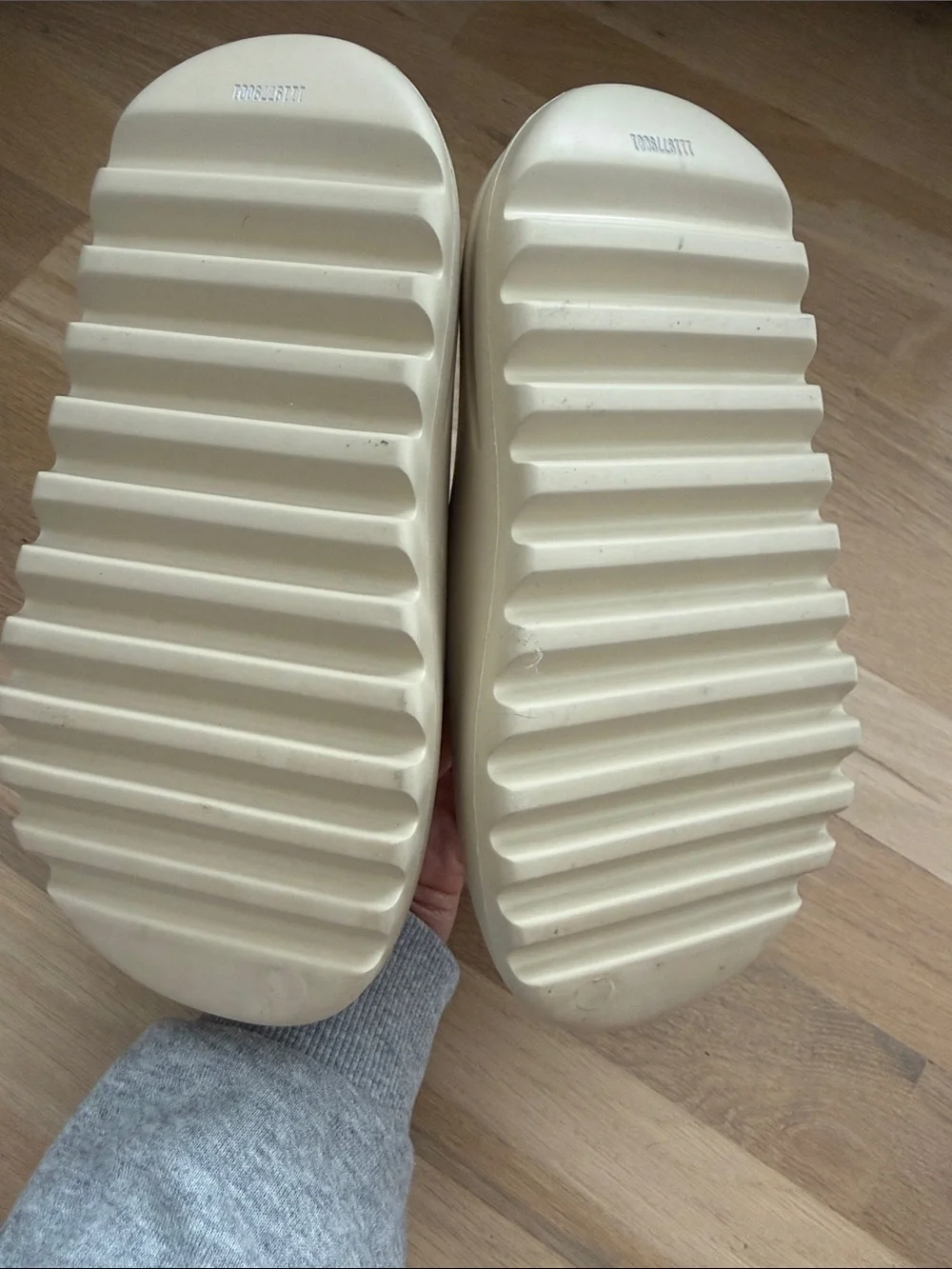 Yeezy easy slip